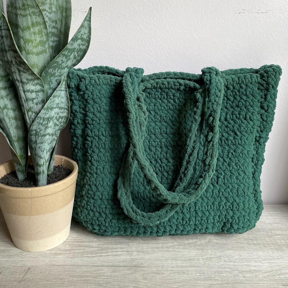 Crochet forest green tote bag